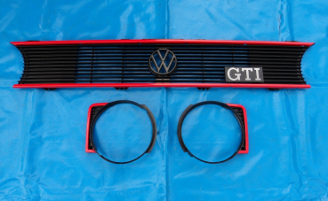 VW Caddy 14D GTI Grill mit Emblem und Schild