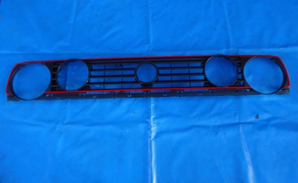 GTI VW Jetta 2 Doppelscheinwerfergrill ohne Emblem mit Aussparung Originalteil