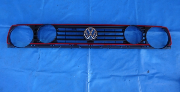 GTI VW Jetta 2 Doppelscheinwerfergrill mit Chromemblem Originalteil