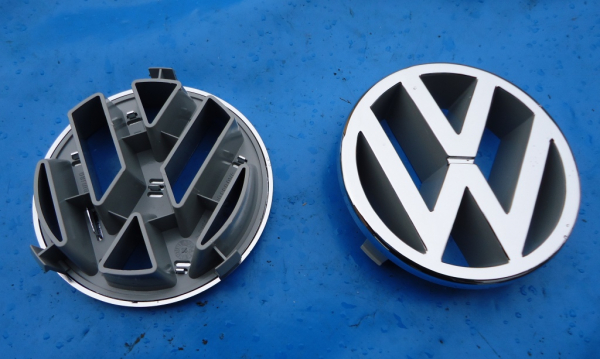 Chromemblem für Frontgrill  VW Golf 3