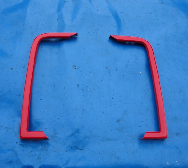 rote Ecken für Grill VW Jetta 1