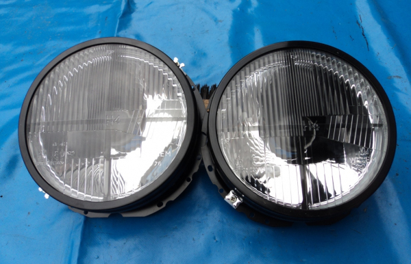 schwarze Scheinwerfer VW Käfer mit Fadenkreuz