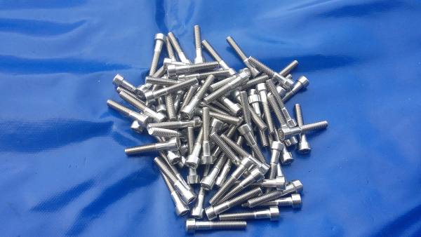 Th-Line, Modern Line u Classic Line Edelstahlschraube M6x35