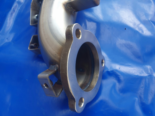Kia Cee`d Pro Cee´d Hyundia I30 G4FJ Downpipe 70 mm mit 200er Zellerkat für 1,6 L Turbo 150 KW