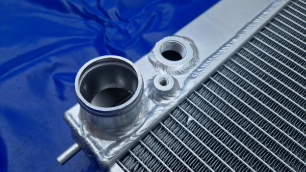 Wasserkühler VW VR6 G60 Modelle mit Anschluss oben 63 mm breit