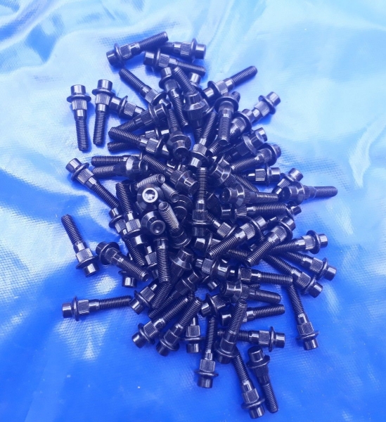 M7x30 RC (035, 040, 041, 060, 061, 062, 090 schwarze Schrauben