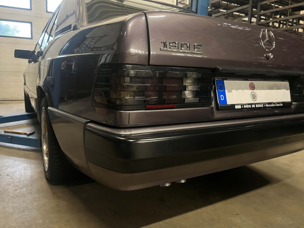 Edelstahl Auspuffanlage original Look für Mercedes W201 mit Einzelflansch