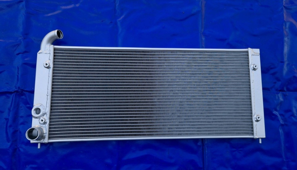 Wasserkühler VW VR6 u G60  Modelle mit Anschluss oben 67,5 mm breit auch für Klimafahrzeuge