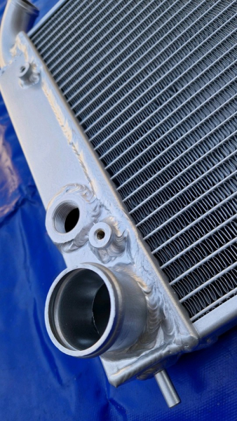 Wasserkühler VW VR6 u G60  Modelle mit Anschluss oben 67,5 mm breit auch für Klimafahrzeuge