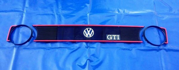 GTI Grill komplett mit Chromemblem und GTI-Schild
