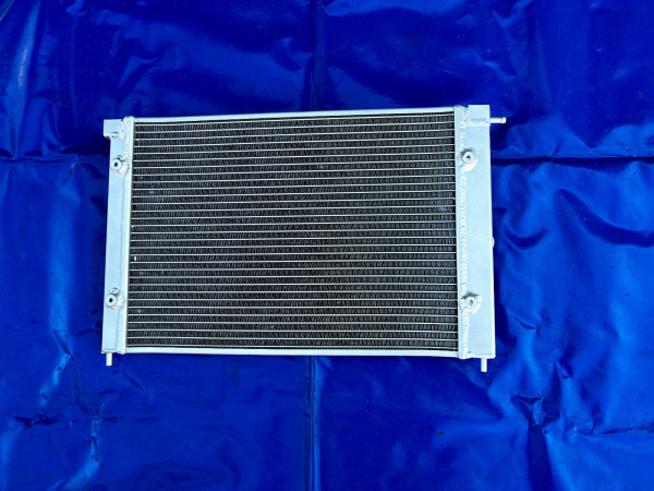 Aluminium Wasserkühler Netzmaß 43 cm Anschluss Fahrerseite 328 kurz