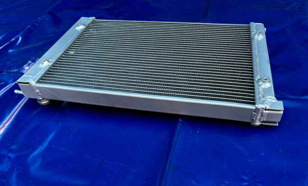 Aluminium Wasserkühler Netzmaß 43 cm Anschluss Fahrerseite 328 kurz