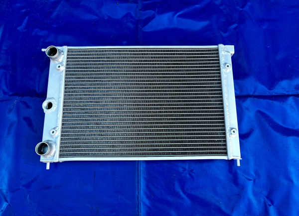 Aluminium Wasserkühler Netzmaß 43 cm Anschluss Fahrerseite 328 kurz