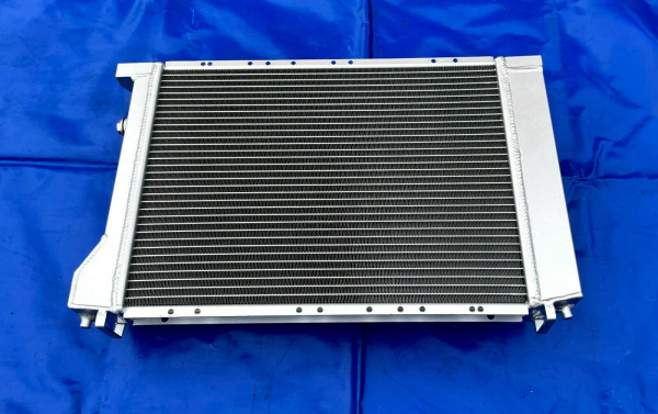 Wasserkühler Aluminium BMW 3 ER E30 320i 325i 5 ER E28 525i Alu 903