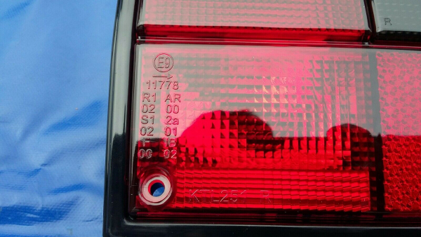 Rückleuchten T3 T 3 Bus Heckleuchten von 79-92  rot schwarz