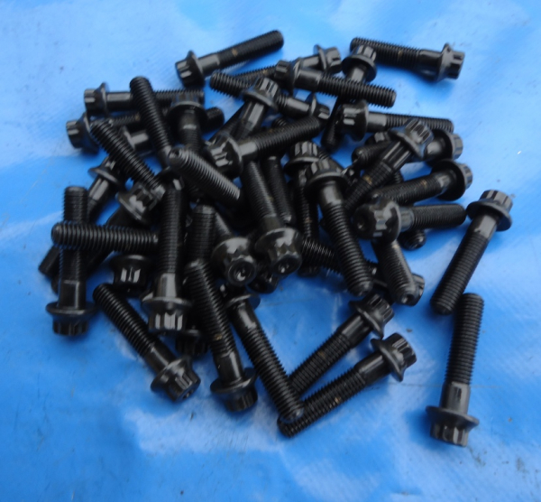 M7x32 schwarze Schrauben