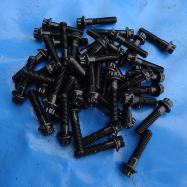 M7x32 schwarze Schrauben