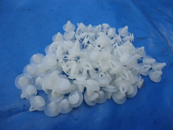 Clipse für Türverkleidung 5 Stück pro Auktion