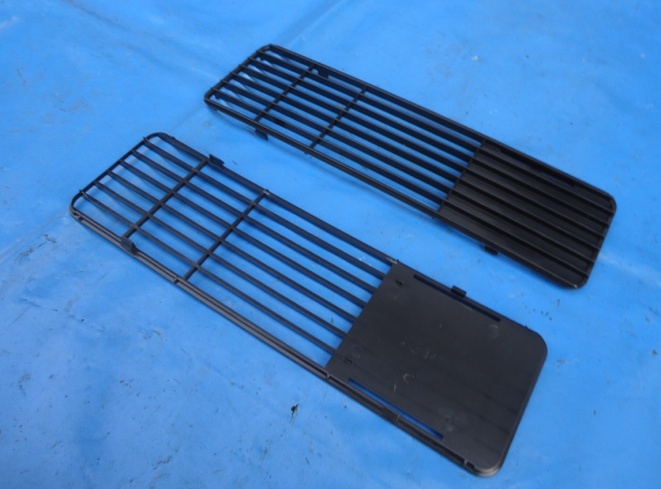 Frontblechabdeckung / Gitter mit Lufteinlass