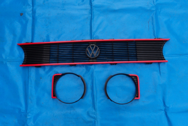 GTI Frontgrill+Emblem VW Caddy 1