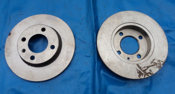 Bremsscheibe vorne VW Caddy 14D