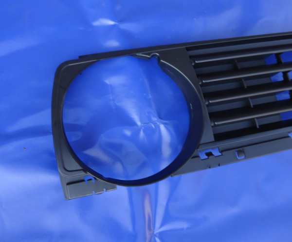 Grill VW Jetta 2 ohne Emblem