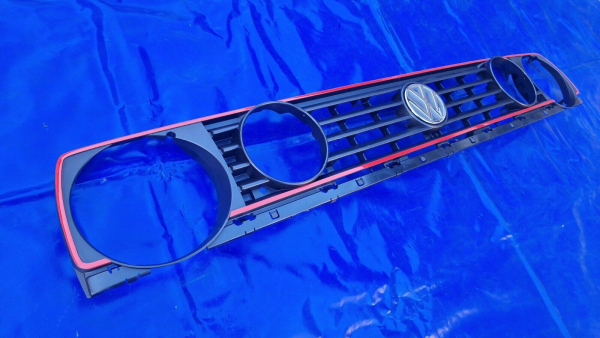 GTI VW Jetta 2 Doppelscheinwerfergrill mit Chromemblem Originalteil