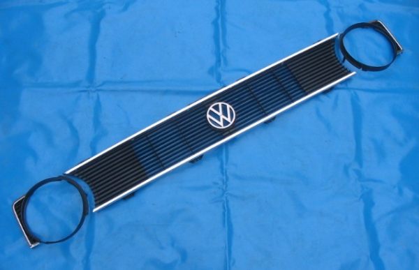 Chromgrill VW Caddy 1 mit Emblem