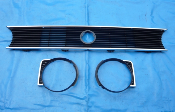 Chromgrill komplett Jetta 1