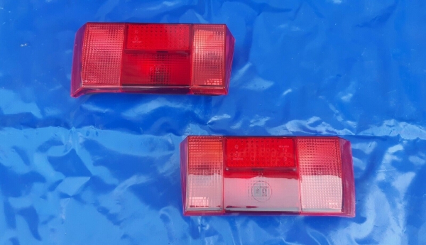 rote Rückleuchten (kurze Version) mit E-Nummer