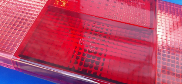 rote Rückleuchten (kurze Version) mit E-Nummer