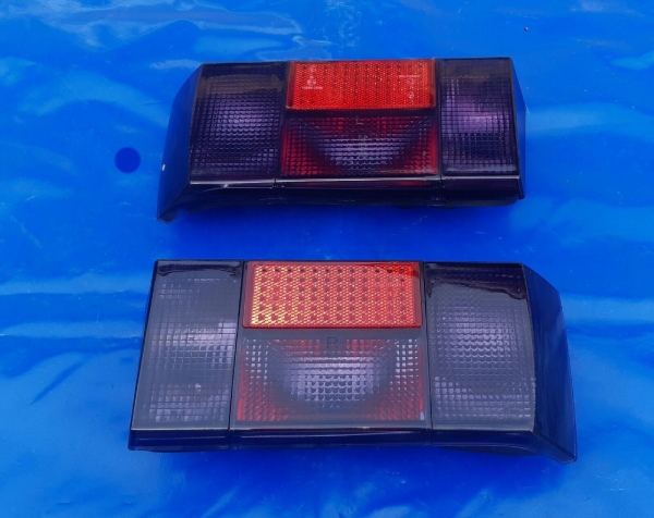 schwarze Rückleuchten mit roten Reflektor (kurze Version) mit E-Nummer